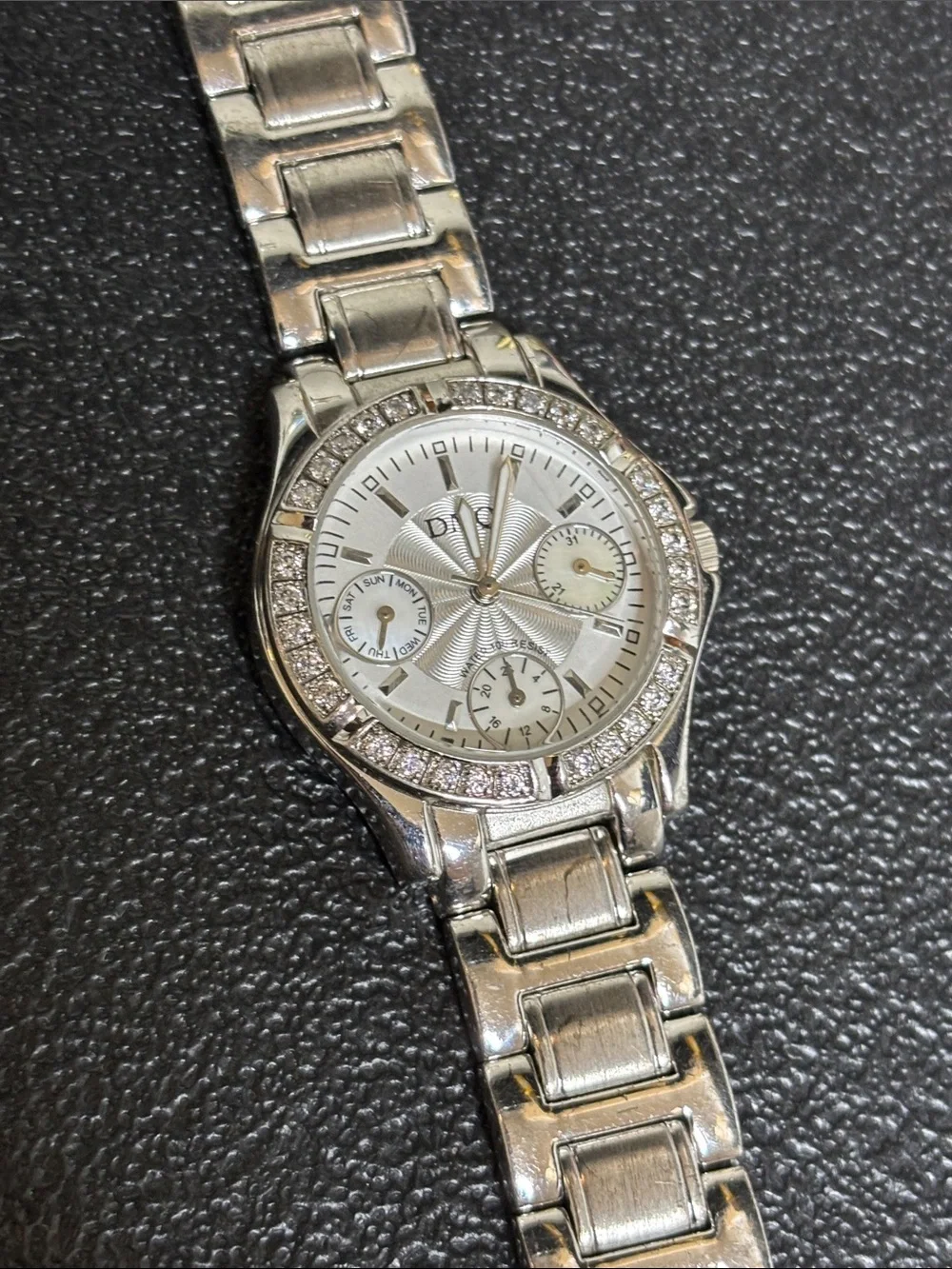 DMQ CZ WOMEN'S STAINLESS STEEL WATCH CRYSTAL ACCENTS Water Restraint WORKING